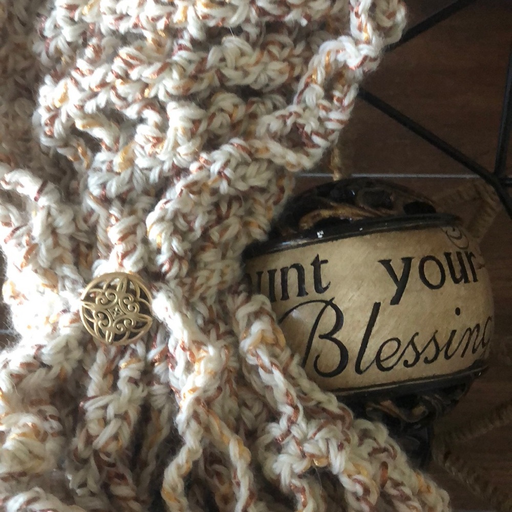 Beautiful 🖐 Handmade Scarves 🧣 - Picture 4 of 4